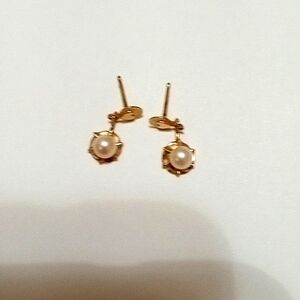 14K Pearl earrings